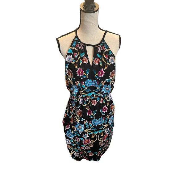 Floral dress with black backdrop, halter neck eyelet in front, longer, drop wais - Picture 1 of 4